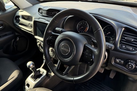 Jeep Renegade 1.0T NIGHT EAGLE STUNNING CAR! SAT NAV..CRUISE CONTROL..AIR CON.STUNNING 28