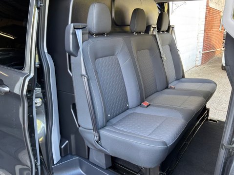 Ford Transit Custom 2.5 320 Duratec 11.8kWh Limited Crew Van Auto L2 H1 Euro 6 5dr 15