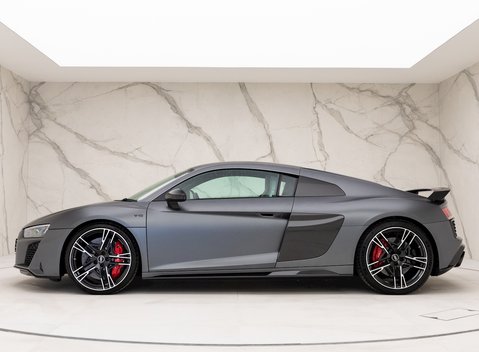 Audi R8 V10 Performance Carbon Black 2