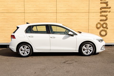 Volkswagen Golf LIFE TSI 12