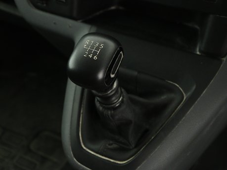 Vauxhall Vivaro 2900 1.5d 100PS Dynamic H1 17
