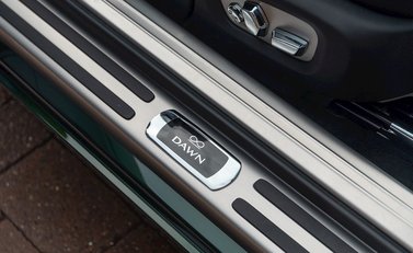 Rolls-Royce Dawn Black Badge 24