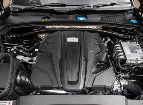 Porsche Macan Turbo 29