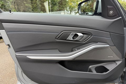 BMW 3 Series 330E M SPORT -VAT Q -DRIVING ASSISTANT PRO -PAN ROOF -H/K -M PRO PACK 28