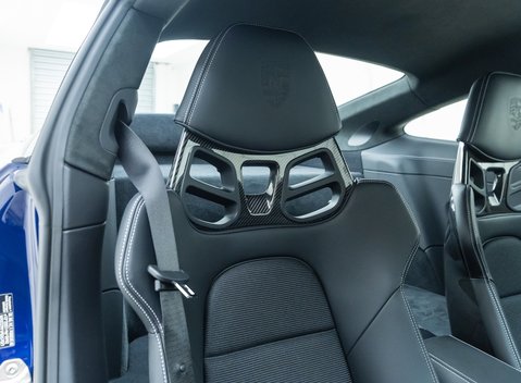 Porsche 911 GT3 Touring (992) 12