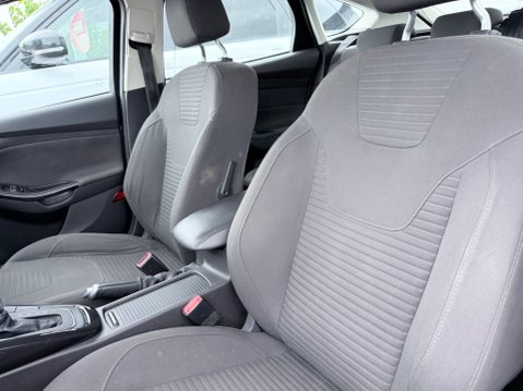 Ford Focus 1.0 TITANIUM 10