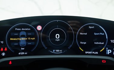 Porsche Taycan GTS SPORT TURISMO 25