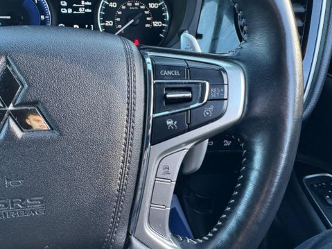 Mitsubishi Outlander 2.4h TwinMotor 13.8kWh Exceed Safety CVT 4WD Euro 6 (s/s) 5dr 32