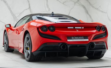 Ferrari F8 Tributo 11