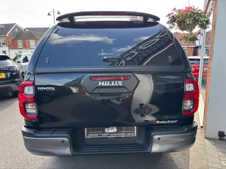 Toyota Hilux 2.8 D-4D Invincible X Pickup Double Cab 4dr Diesel Auto 4WD Euro 6 (204 ps) 9