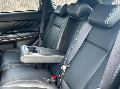 Mitsubishi Outlander PHEV DYNAMIC 37