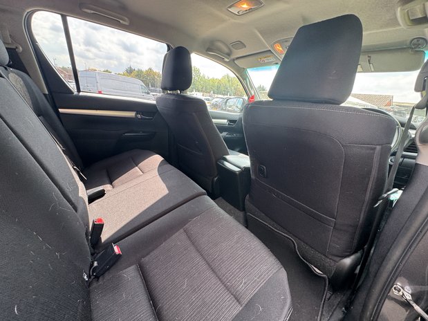 Toyota Hilux Invincible | Auto | 2.4 LT | Double Cab | Camera | Sensors | EURO 6 14