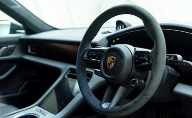 Porsche Taycan Turbo S 9