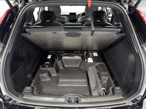 Volvo XC60 B5 ULTRA BLACK EDITION AWD 26
