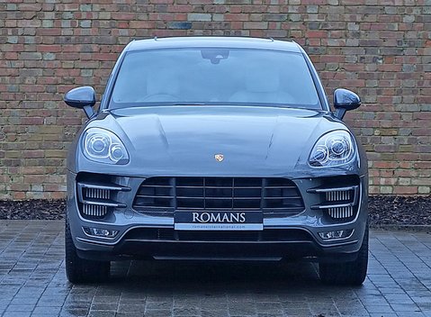 Porsche Macan Turbo 21