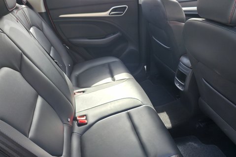 MG ZS EXCLUSIVE T-GDI.. MAIN DEALER SERVICE HISTORY.. STUNNING EXAMPLE 12