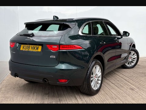 Jaguar F-Pace 2.0 F-PACE Portfolio AWD i Auto 4WD 5dr 31