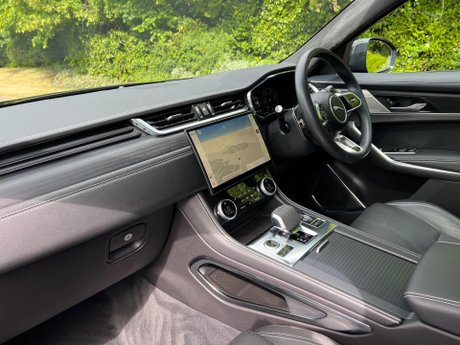 Jaguar F-Pace 2.0 D200 MHEV R-Dynamic HSE Black Auto AWD Euro 6 (s/s) 5dr 67