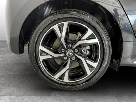 Toyota Yaris 1.5 VVT-h Design Hatchback 5dr Petrol Hybrid E-CVT Euro 6 (s/s) (116 ps) 10