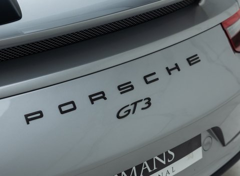 Porsche 911 GT3 (991.2) 32