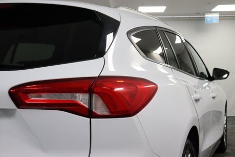 Ford Focus TITANIUM X 23