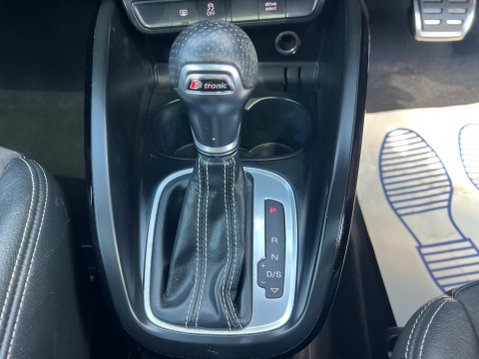 Audi A1 1.4 TFSI CoD Black Edition S Tronic Euro 6 (s/s) 3dr 44