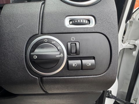 Land Rover Discovery SDV6 HSE 14