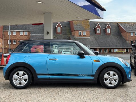 Mini Hatch COOPER 4