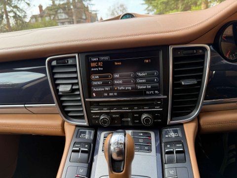 Porsche Panamera 4.8 Panamera 4s Semi-Auto 4WD 5dr 23
