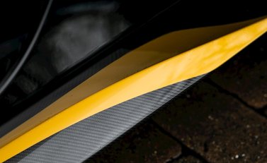 Aston Martin Vanquish S 29