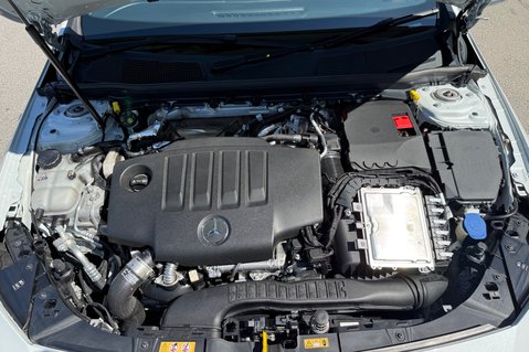 Mercedes-Benz CLA Class CLA 220 D AMG LINE PREMIUM PLUS - PANORAMIC ROOF 64