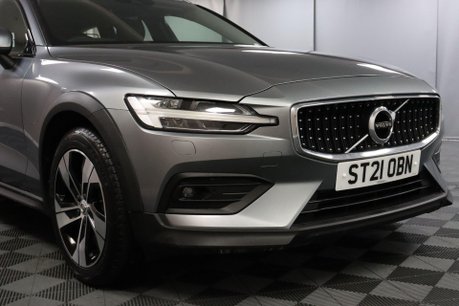 Volvo V60 B4 CROSS COUNTRY AWD MHEV 23