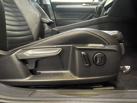 Volkswagen Passat 1.6 Passat SEL TDI Semi-Auto 4dr 12