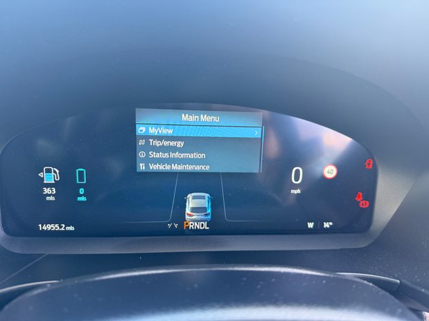 Ford Kuga ST-LINE 26