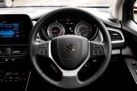 Suzuki SX4 S-Cross MOTION BOOSTERJET MHEV 20