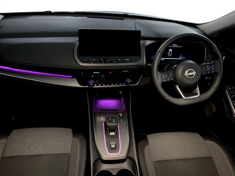 Nissan Qashqai 1.3 DIG-T MHEV N-Connecta SUV 5dr Petrol Hybrid XTRON Euro 6 (s/s) (158 ps) 18