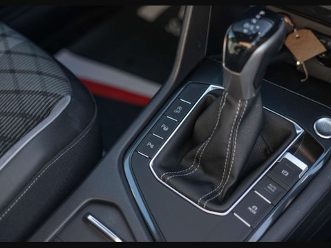 Volkswagen Tiguan 1.5 Tiguan R-Line Edition TSI Semi-Auto 5dr 31