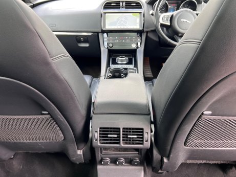 Jaguar F-Pace 2.0 D240 R-Sport Auto AWD Euro 6 (s/s) 5dr 32