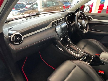 MG ZS EXCLUSIVE T-GDI 9