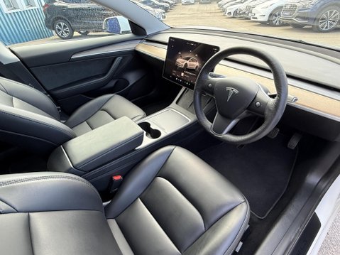 Tesla Model 3 Saloon 4dr Electric Auto RWD (241 bhp) 3