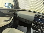 Jaguar XE 2.0 XE R-Dynamic S D Auto 4dr 51