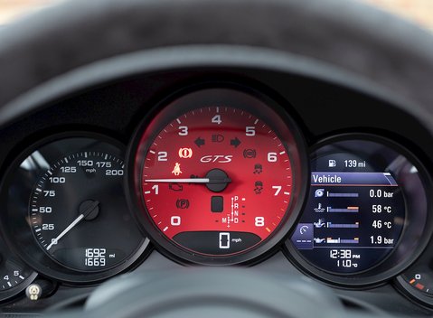 Porsche 911 Targa 4 GTS (991.2) 18