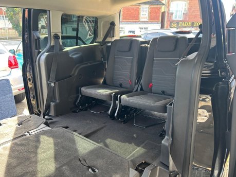 Ford Grand Tourneo Connect TITANIUM TDCI 12