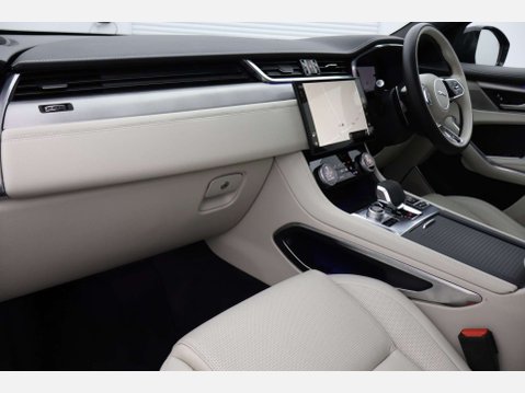 Jaguar F-Pace 2.0 F-Pace R-Dynamic SE Black PHEV AWD Auto 4WD 5dr 16