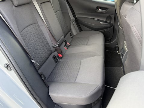 Toyota Corolla 1.8 VVT-i Hybrid Design 5dr CVT 35