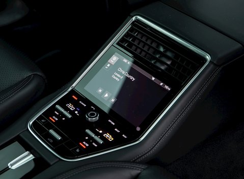 Porsche Panamera Turbo S E-Hybrid 22