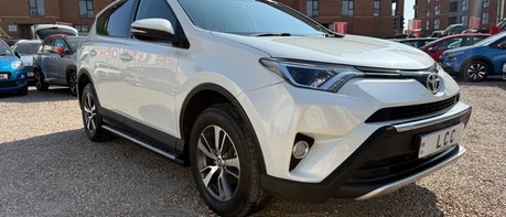 Toyota Rav 4 D-4D BUSINESS EDITION LOOK! 37000 MILES! 1 OWNER! SAT NAVIGATION 1
