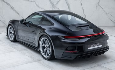 Porsche 911 GT3 TOURING (992) 12