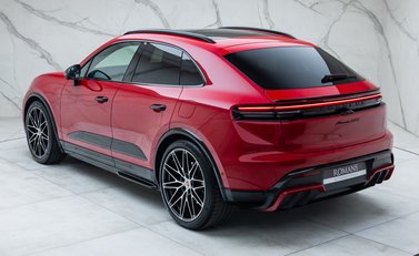 Porsche Macan GTS Electric 12