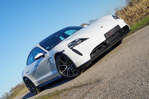 Porsche Taycan Performance Plus 93.4kWh 19